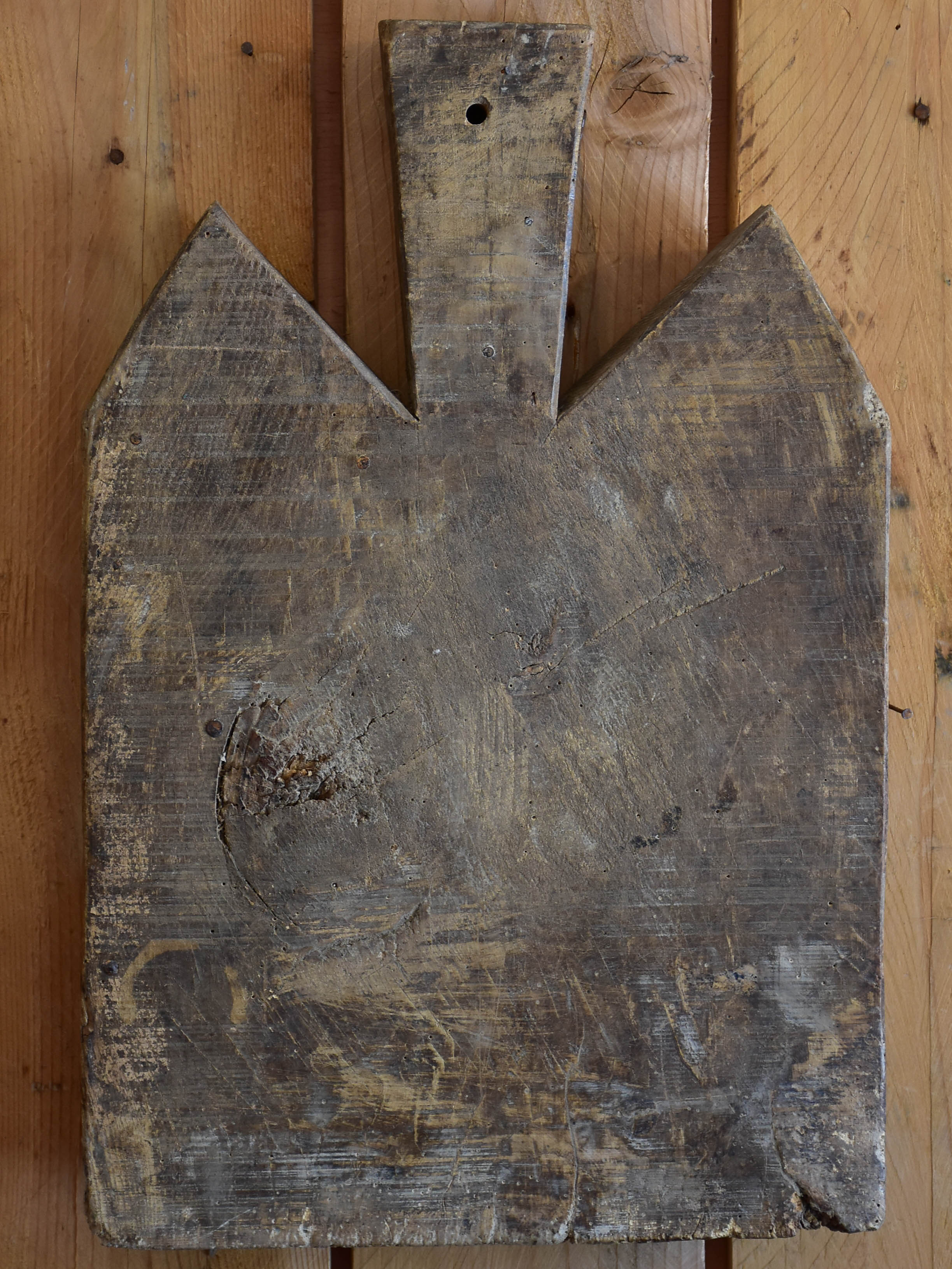 Rustic French cutting board with pointed corners