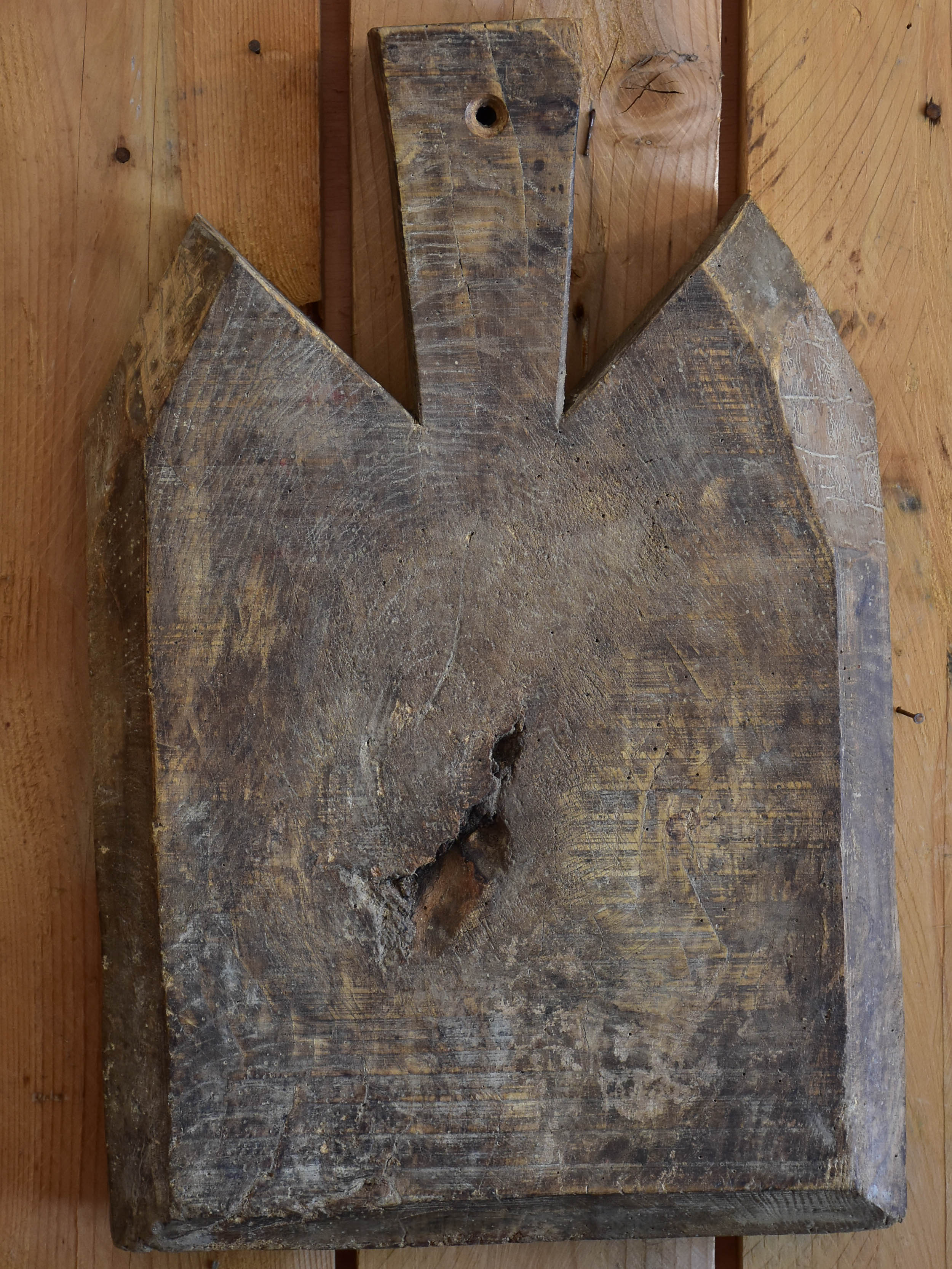 Rustic French cutting board with pointed corners