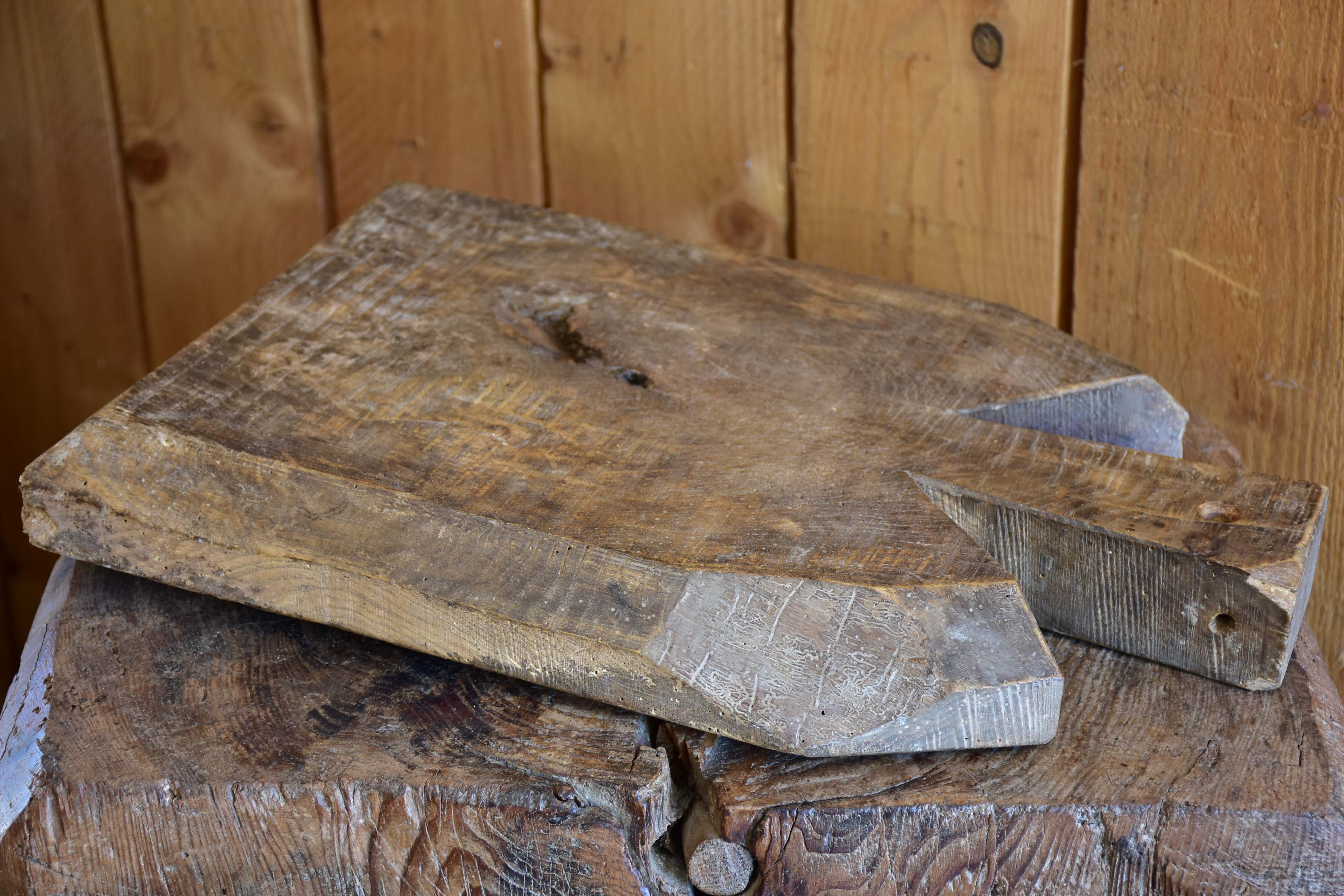 Rustic French cutting board with pointed corners