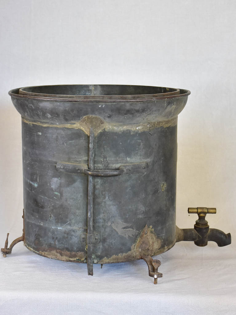 Hectolitre winemaker's measuring vessel - 19th century Burgundy 21¾"