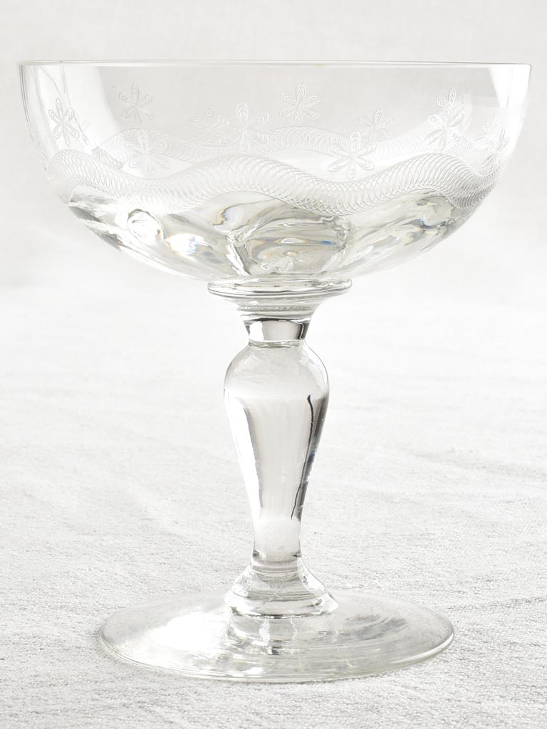 Stylish set of engraved champagne coupes