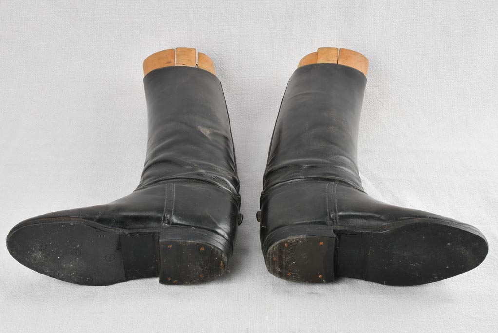 ANTIQUE HORSE RIDING BOOTS (SIZE = 36EU)