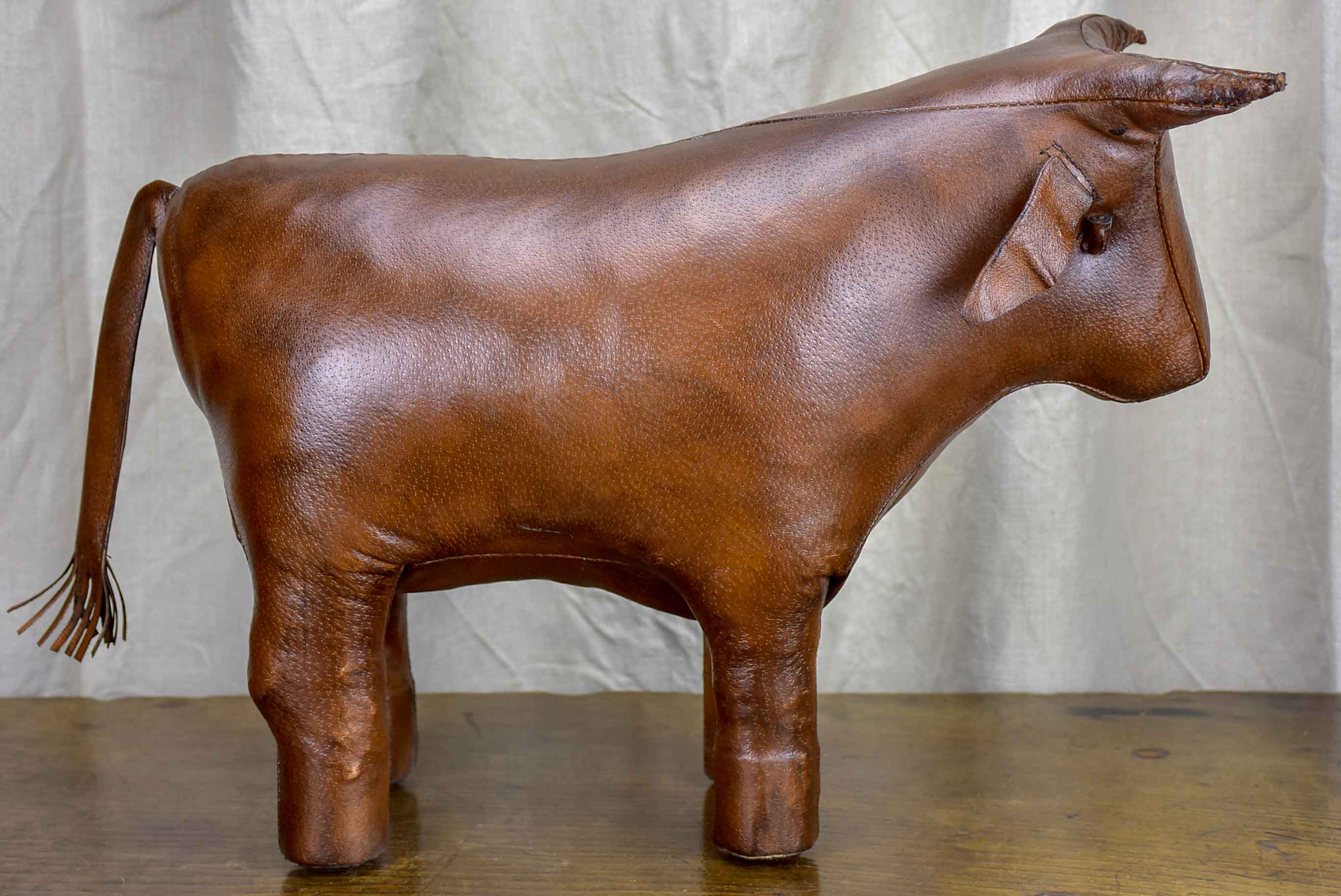 Antique leather bull footrest - Valenti