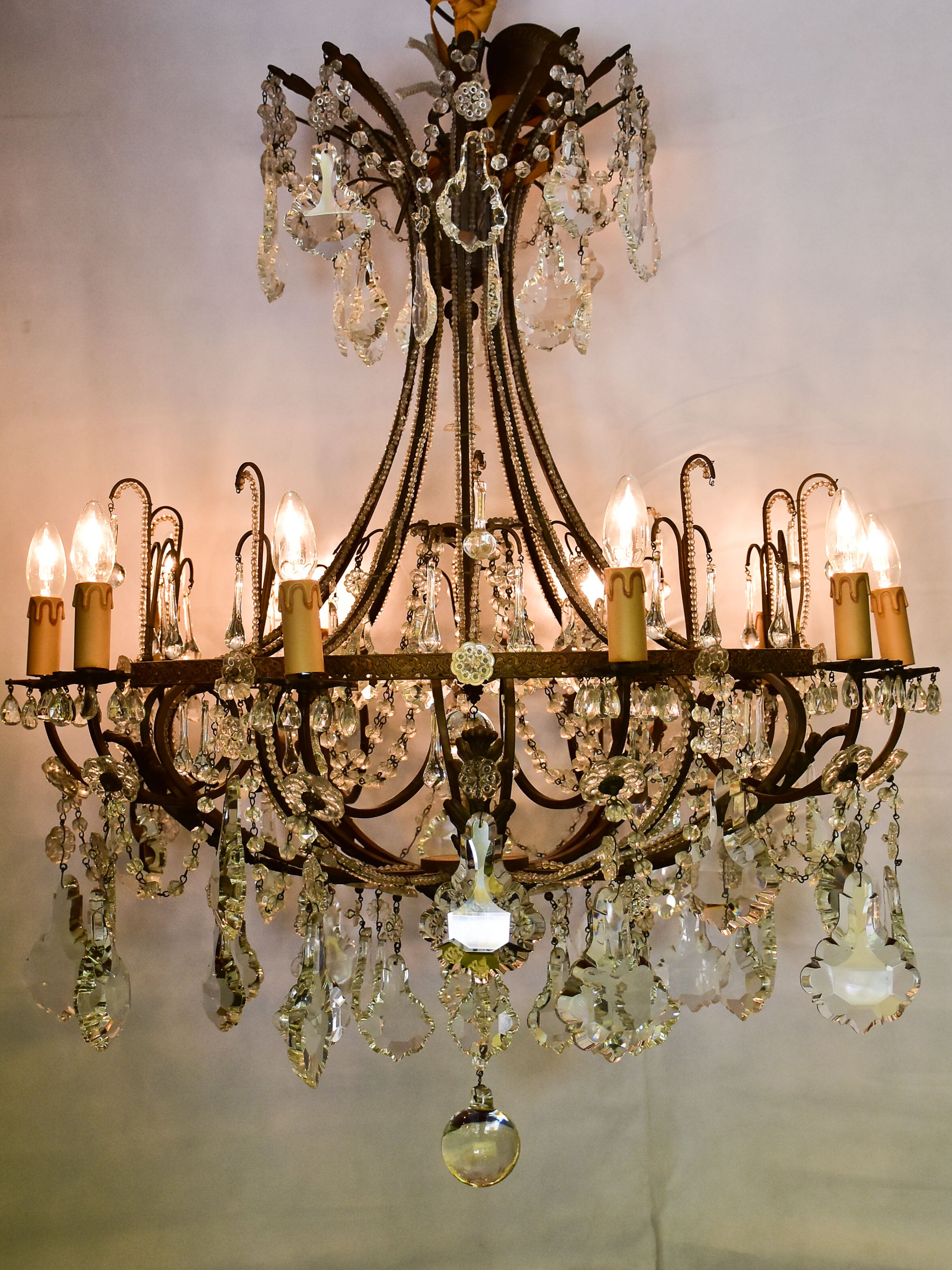 Italian crystal chandelier from the late 19th century