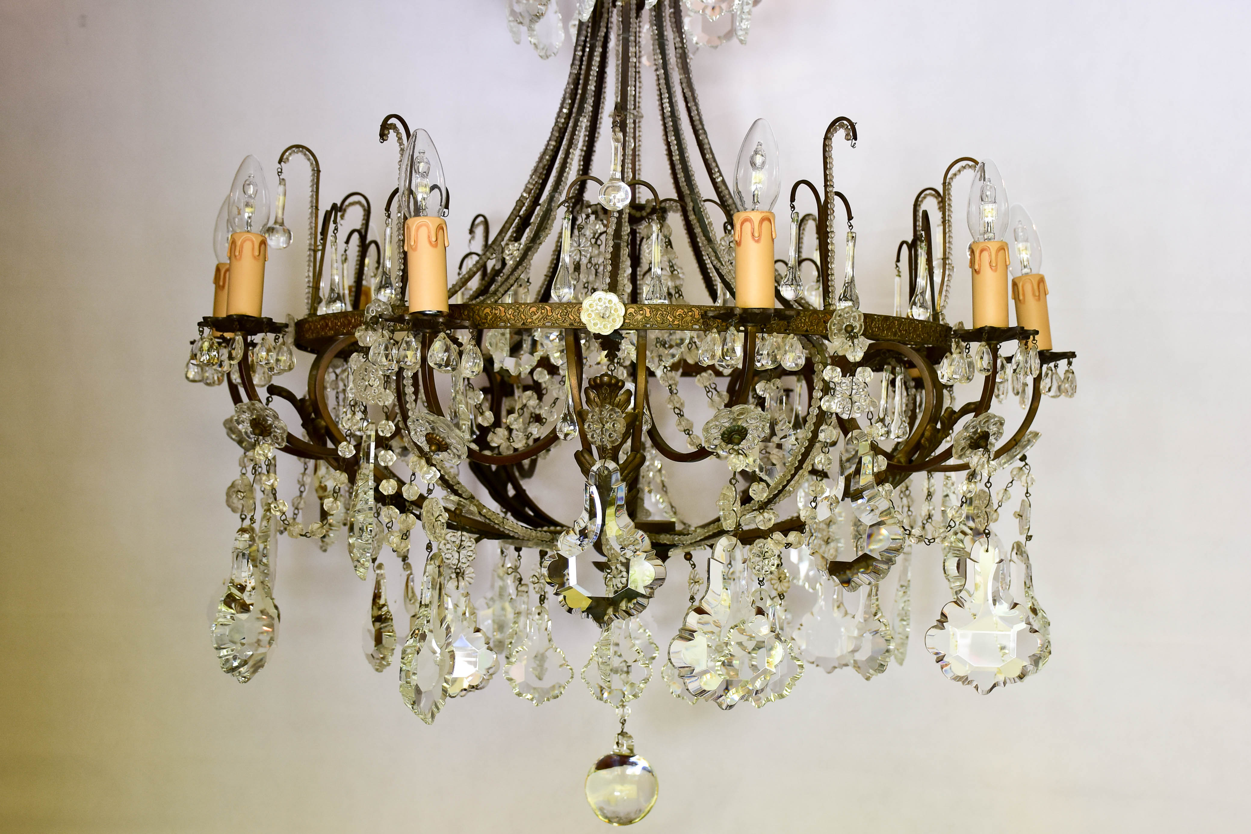 Italian crystal chandelier from the late 19th century