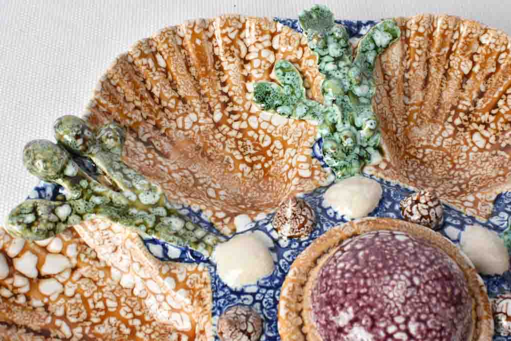 Mottled glaze mimics sunny rockpool