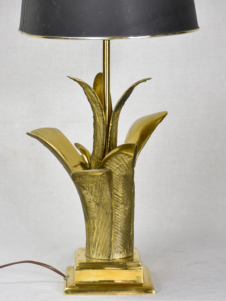 Superb bronze table lamp with gold foliage