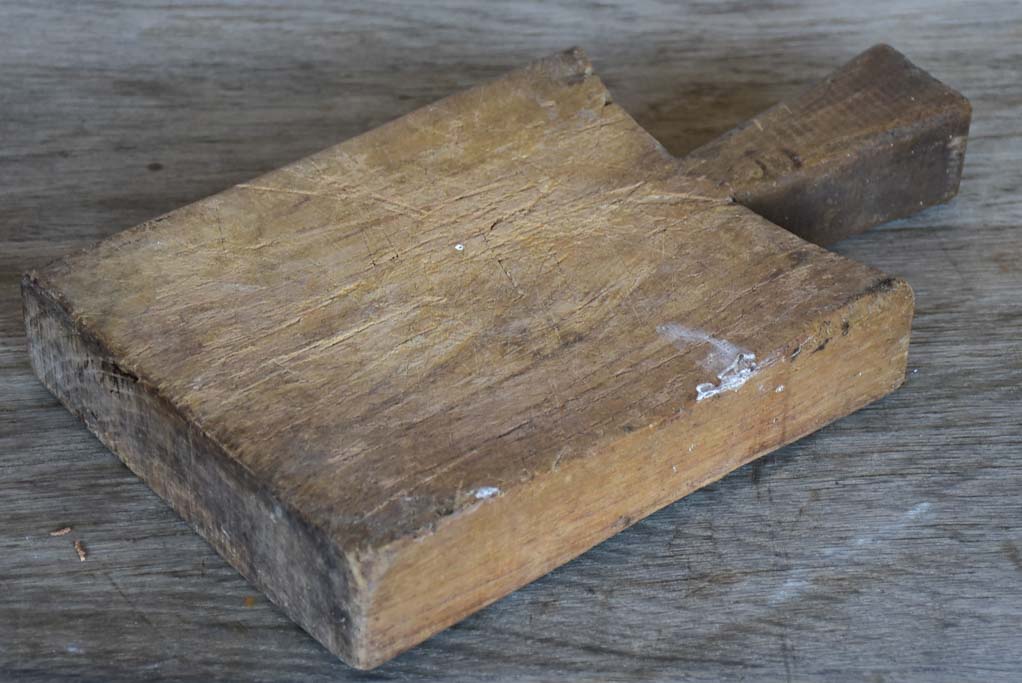 Small chunky antique French cutting board  11¾"