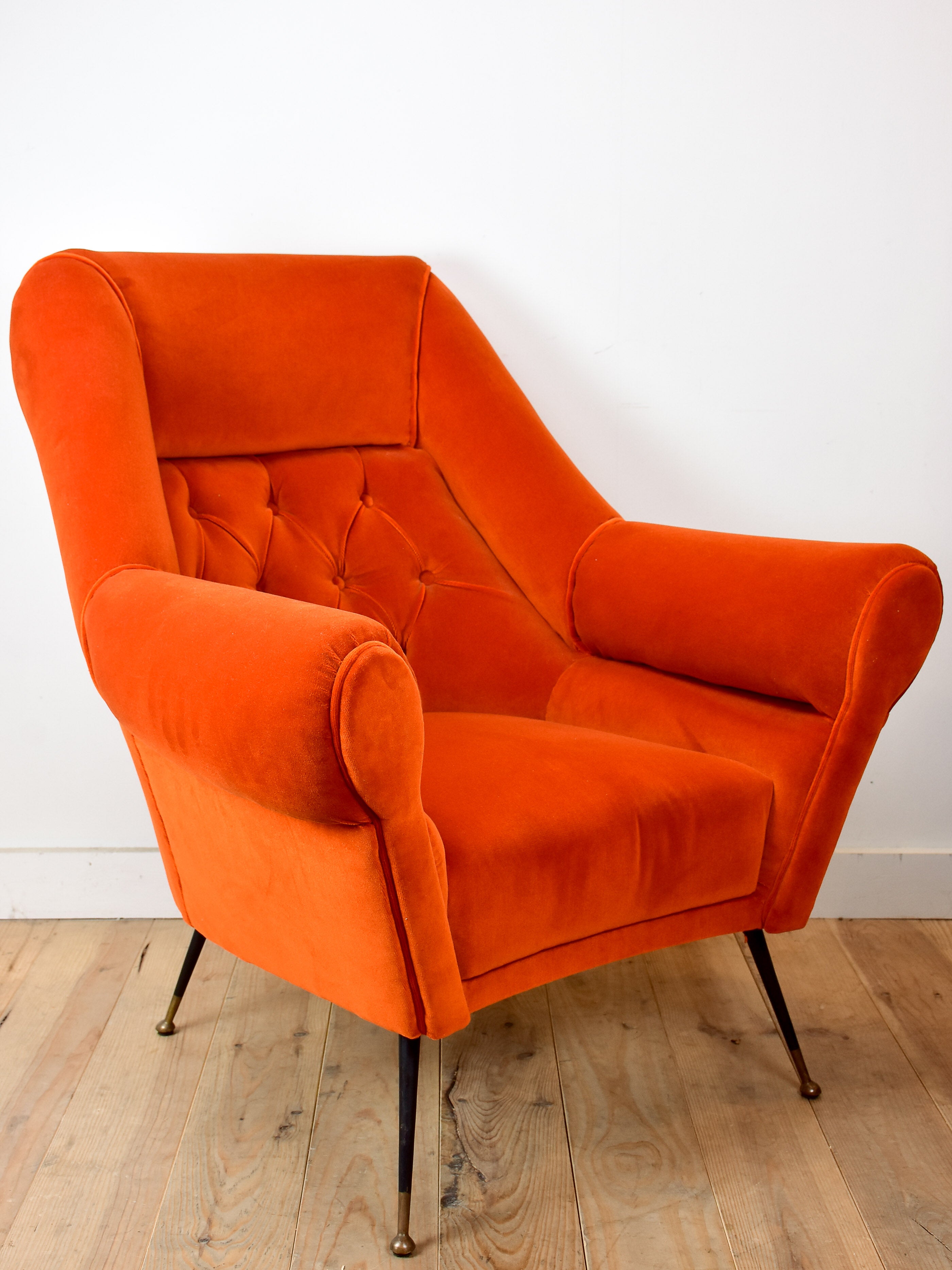 Mid-century Italian armchair in the style of Paolo Buffa