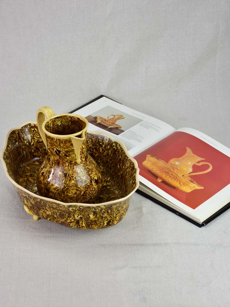 Vintage Aptware brown nougatine bowl