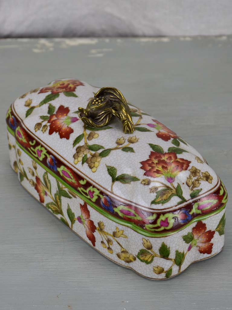 Pretty French vintage container / jewelry box