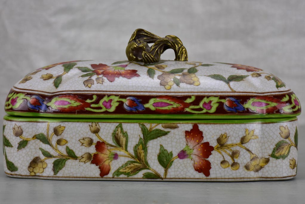 Pretty French vintage container / jewelry box