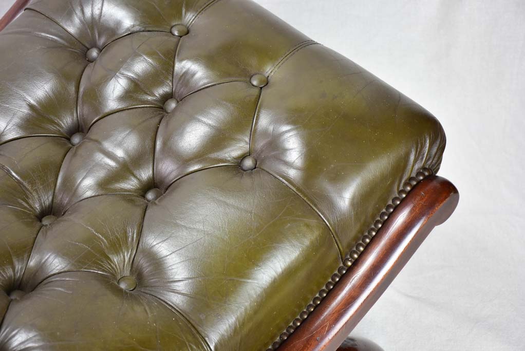 Pair of 1940's English leather and mahogany footrests - Chesterfield