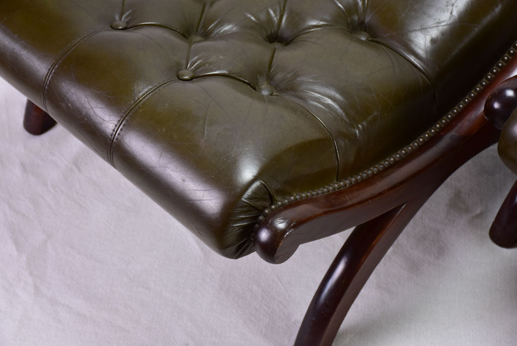 Pair of 1940's English leather and mahogany footrests - Chesterfield