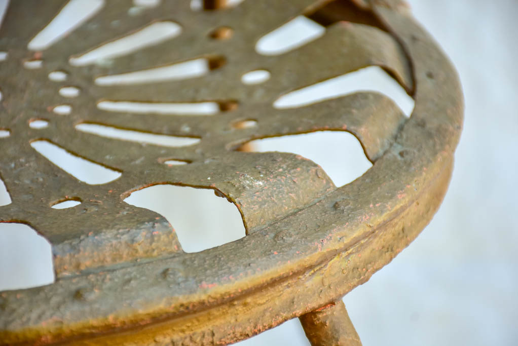 19th century French iron garden chair from Arras with lions claw feet