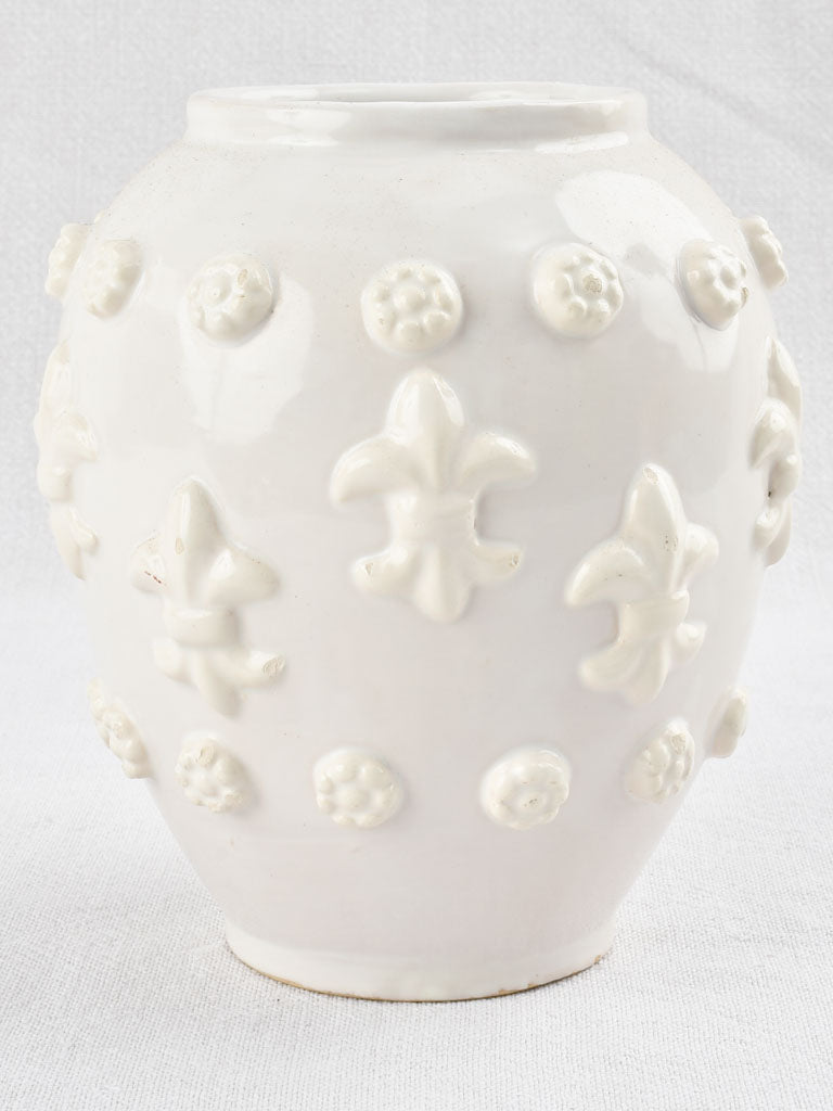 Exquisite fleur-de-lys decorated ceramic vase