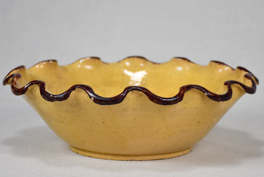 Vintage bowl from Dieulefit with rippled edge 11½"