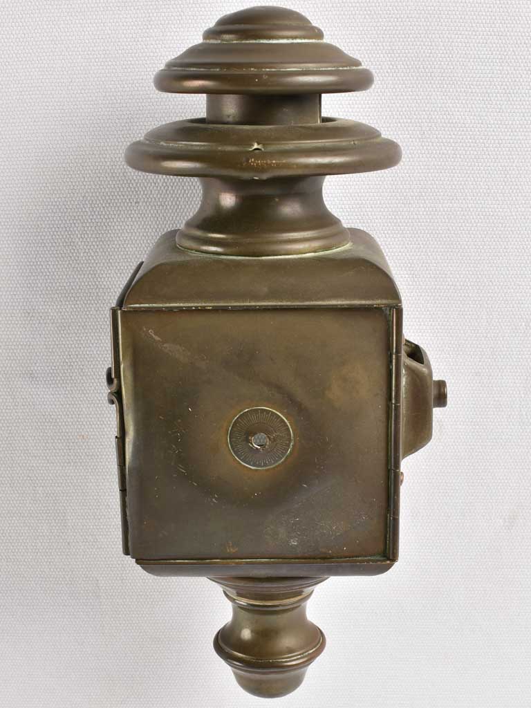 Four-sided vintage car headlight