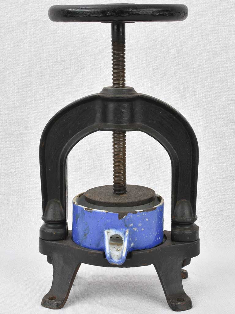 Meat juice press, cast iron, 19th century 12¼"