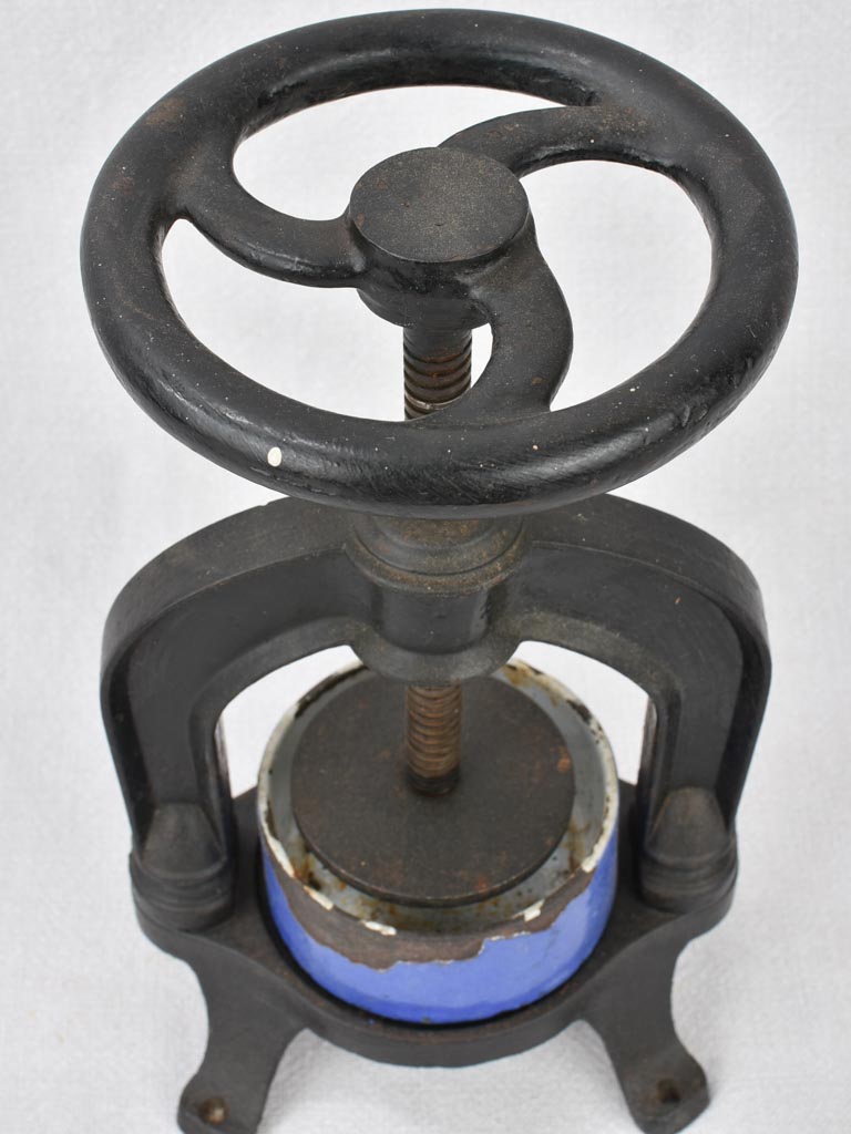 Meat juice press, cast iron, 19th century 12¼"