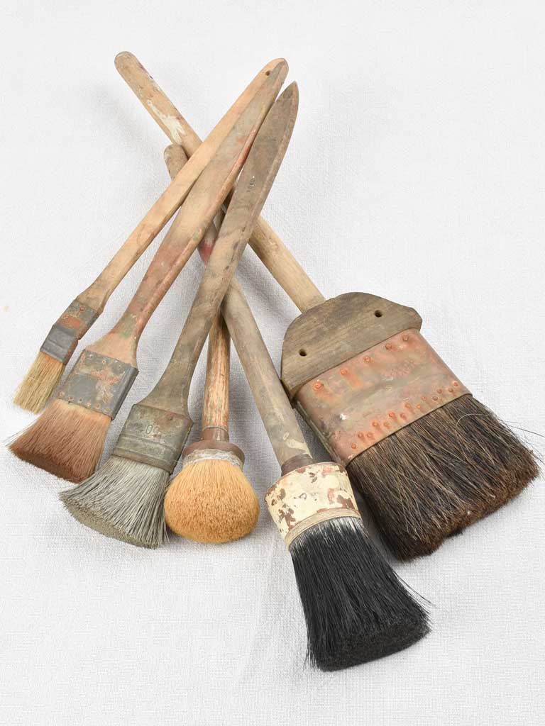 Collection of 6 vintage paint brushes 20¾"