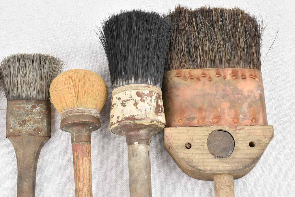 Collection of 6 vintage paint brushes 20¾"