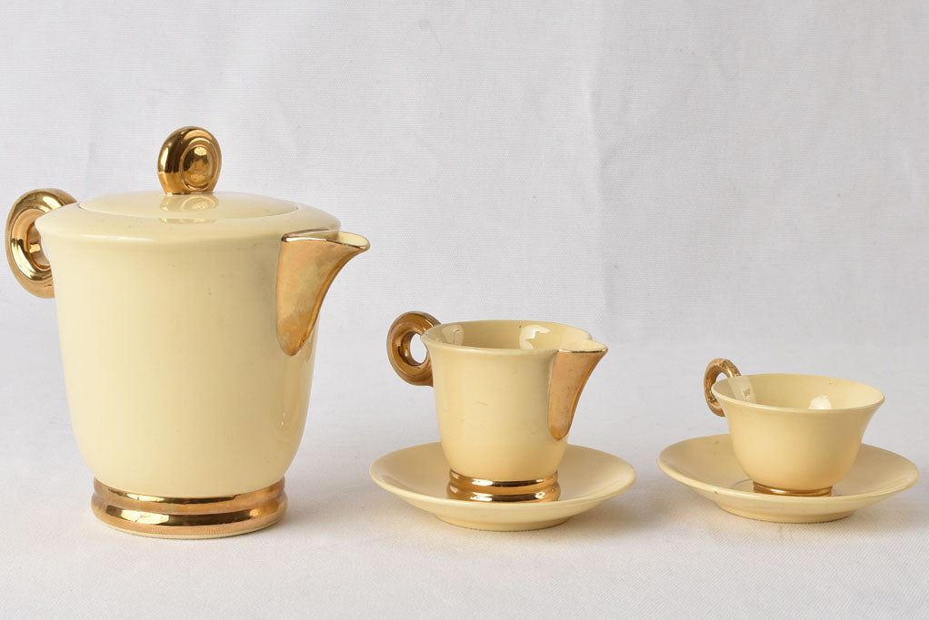 Aesthetically pleasing 1950s coffee set