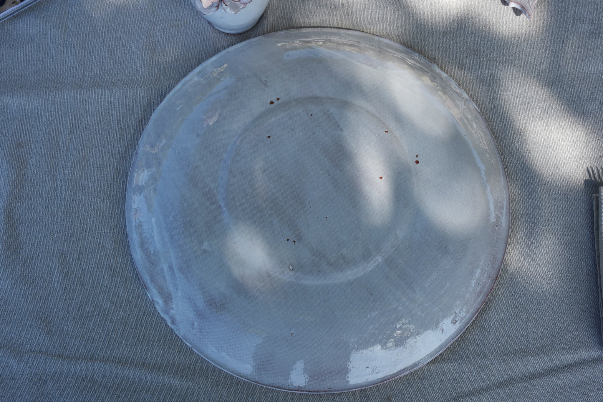 Provence large shallow bowl with pinecones