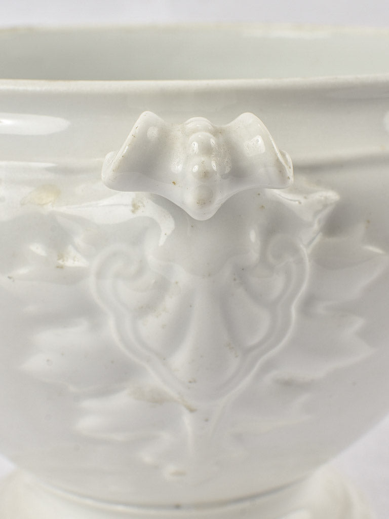 Late 19th century tureen - white