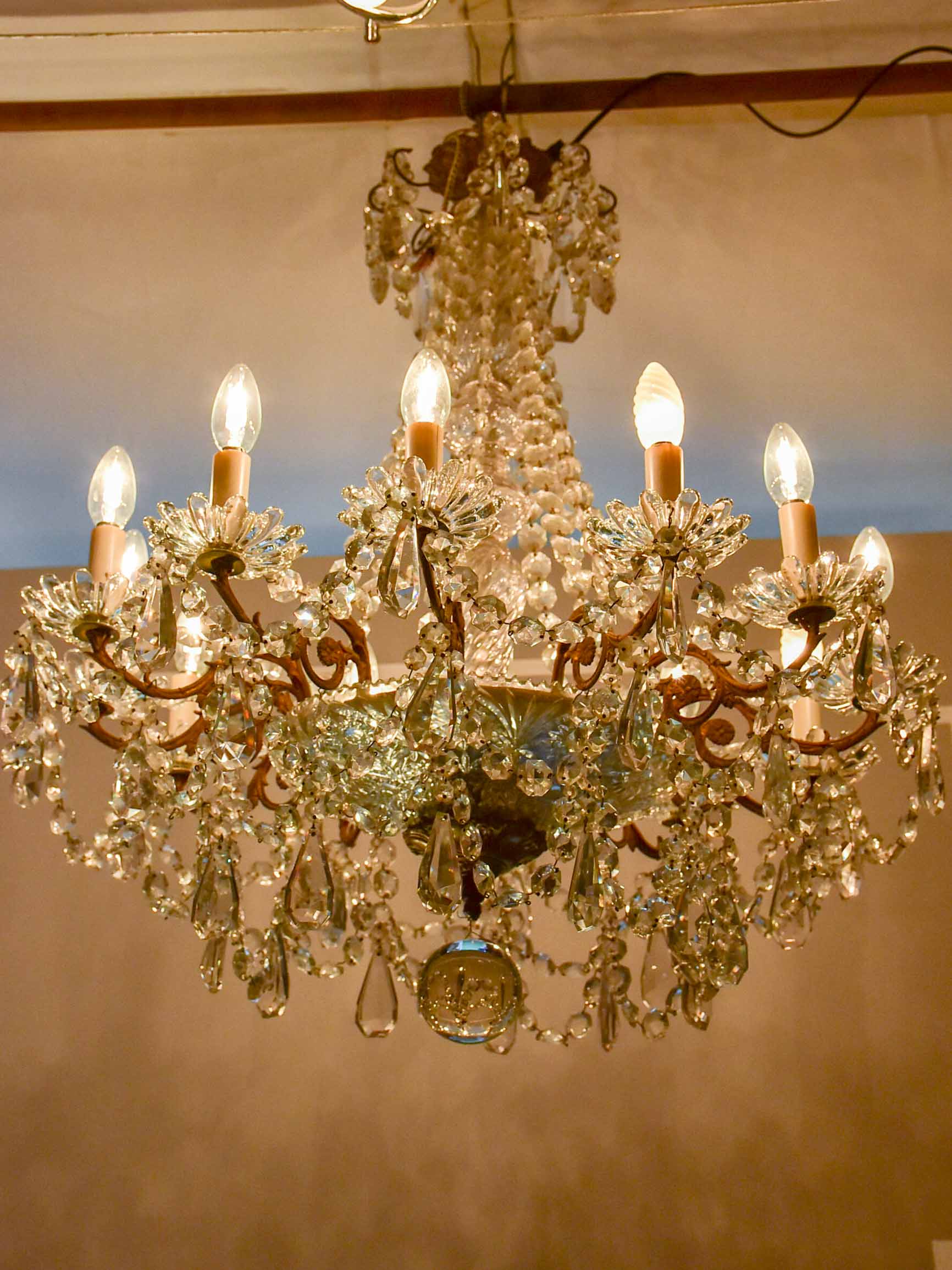 Superb antique French crystal chandelier - 12 lights