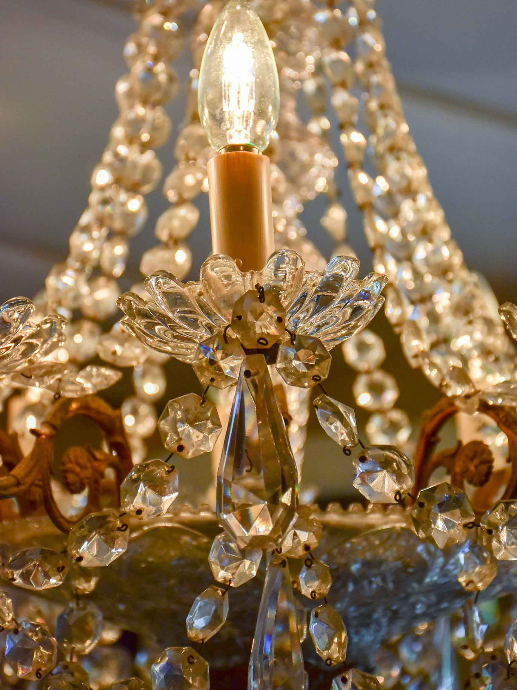 Superb antique French crystal chandelier - 12 lights