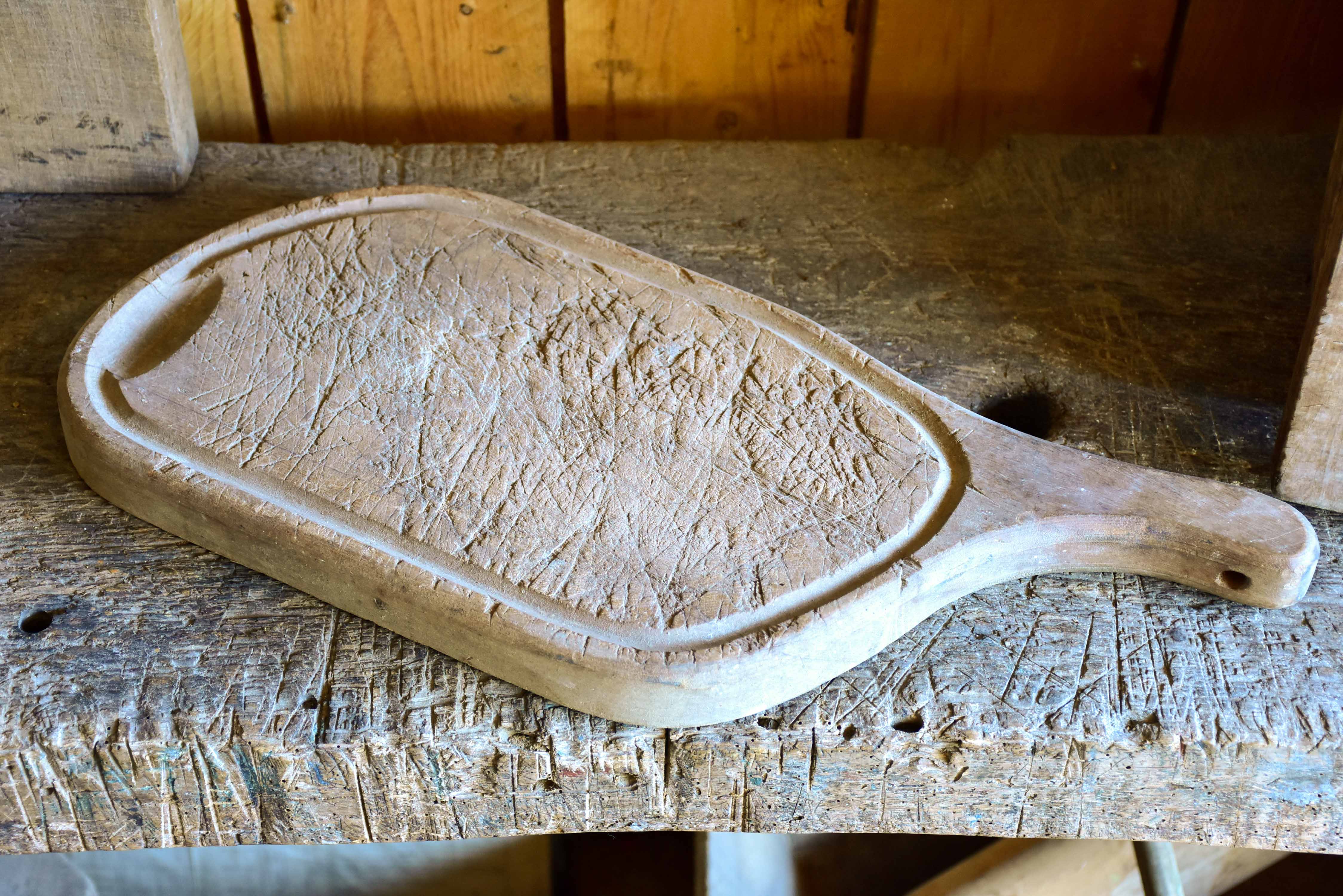 Rustic cutting board - ham shaped