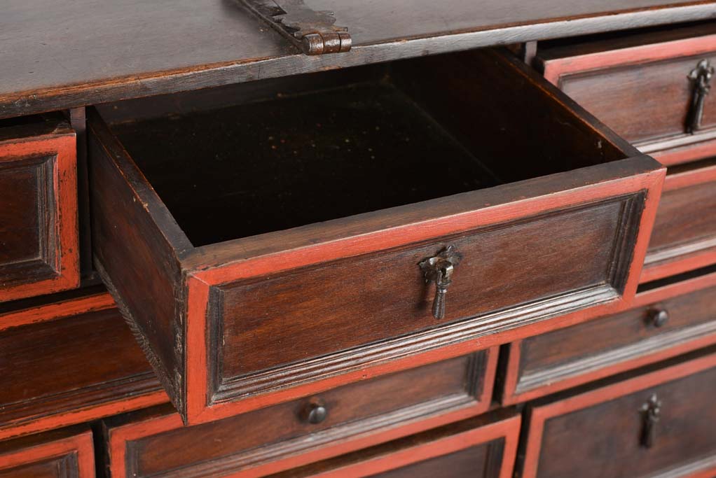 Voyage trunk w/ drawers, 17th-century, 33¾"