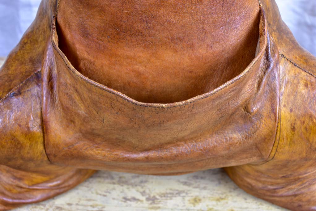 Magazine stand, kangaroo-shaped, leather (1960s)