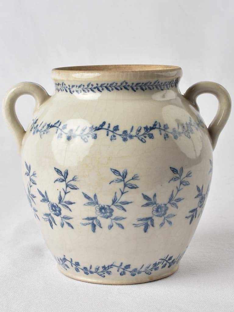 Saint Uze confit pot - blue & white flowers 6¾"