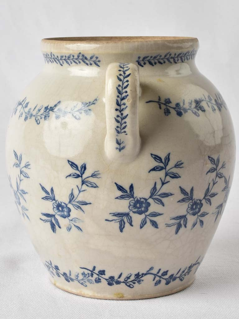 Saint Uze confit pot - blue & white flowers 6¾"