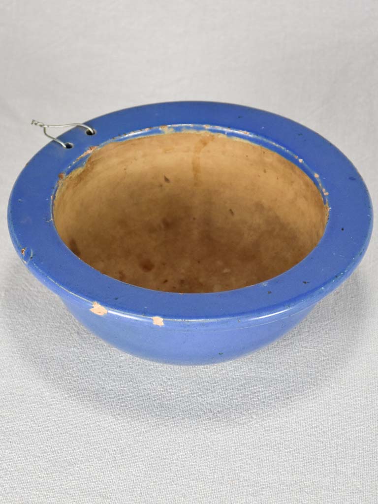 Rustic late 19th-century periwinkle blue bowl from Sète 8¼"