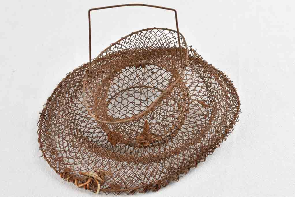 Vintage French Fishing basket - crayfish - 14½"