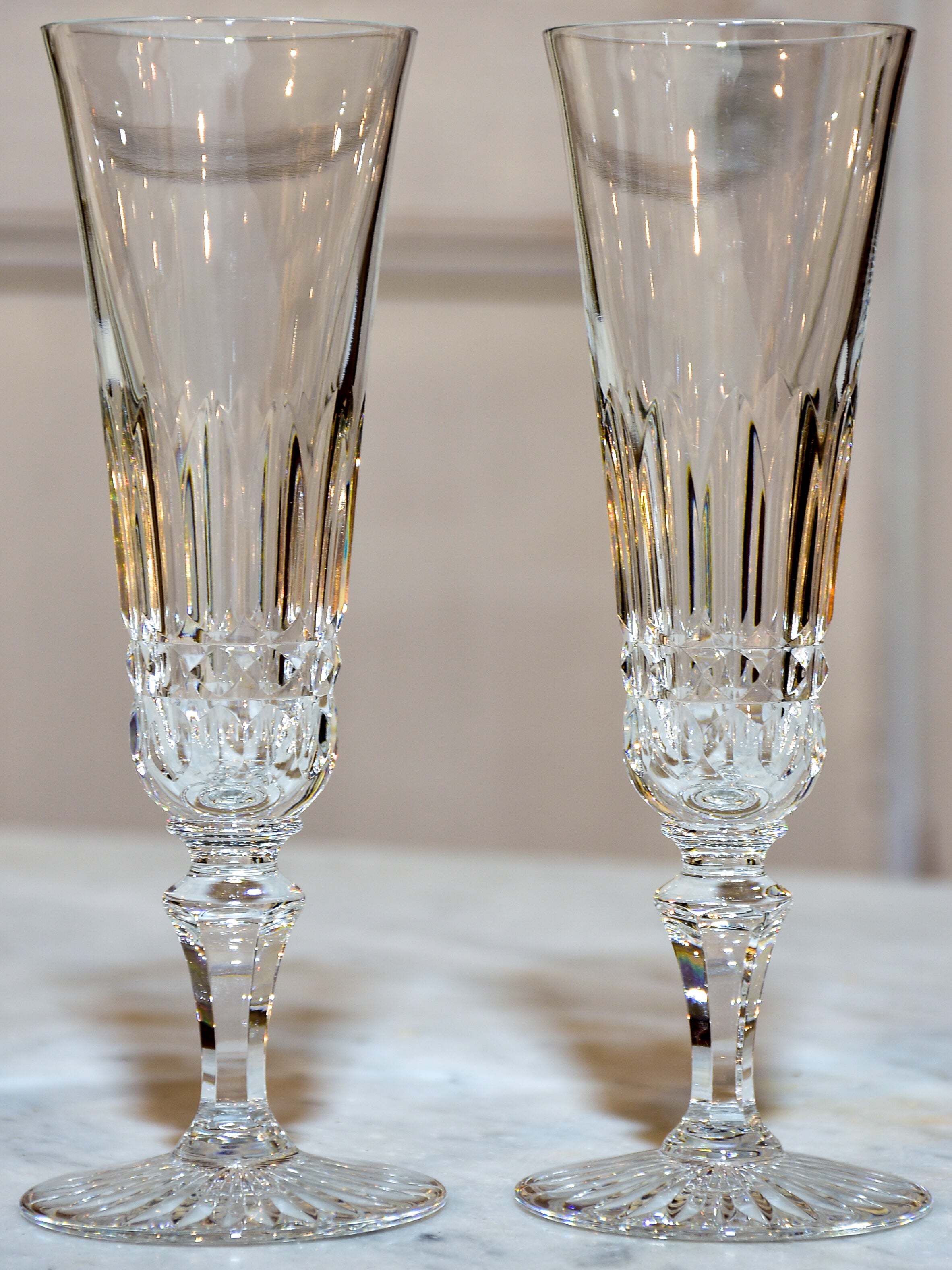 Set of 12 Baccarat crystal flutes – Piccadilly design