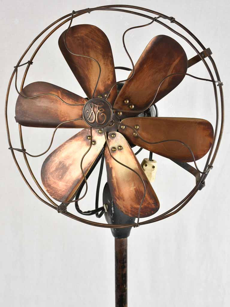 Vintage Style SE Metal Fan