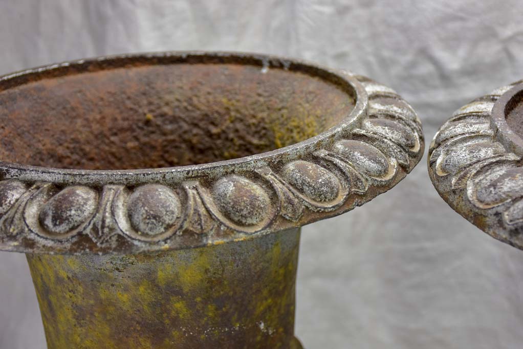 Pair of 19th-century French Medici urns 20"