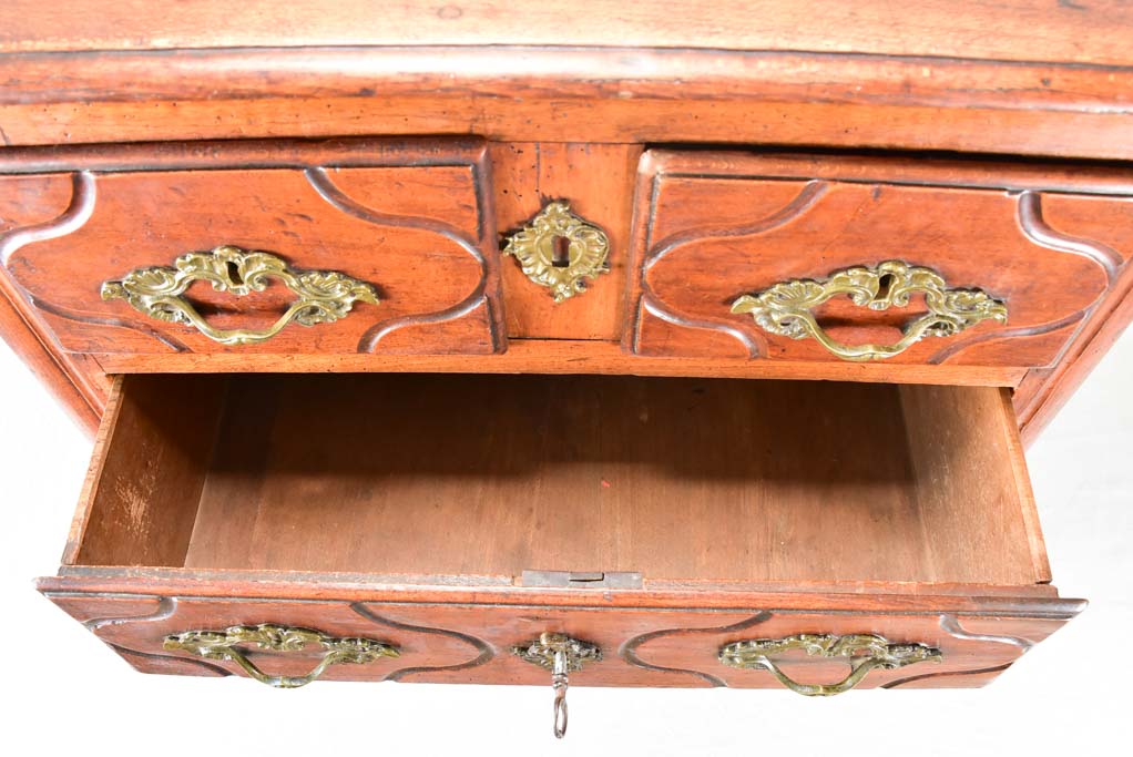 Small 18th century Parisian commode in walnut 29¼" x 18"