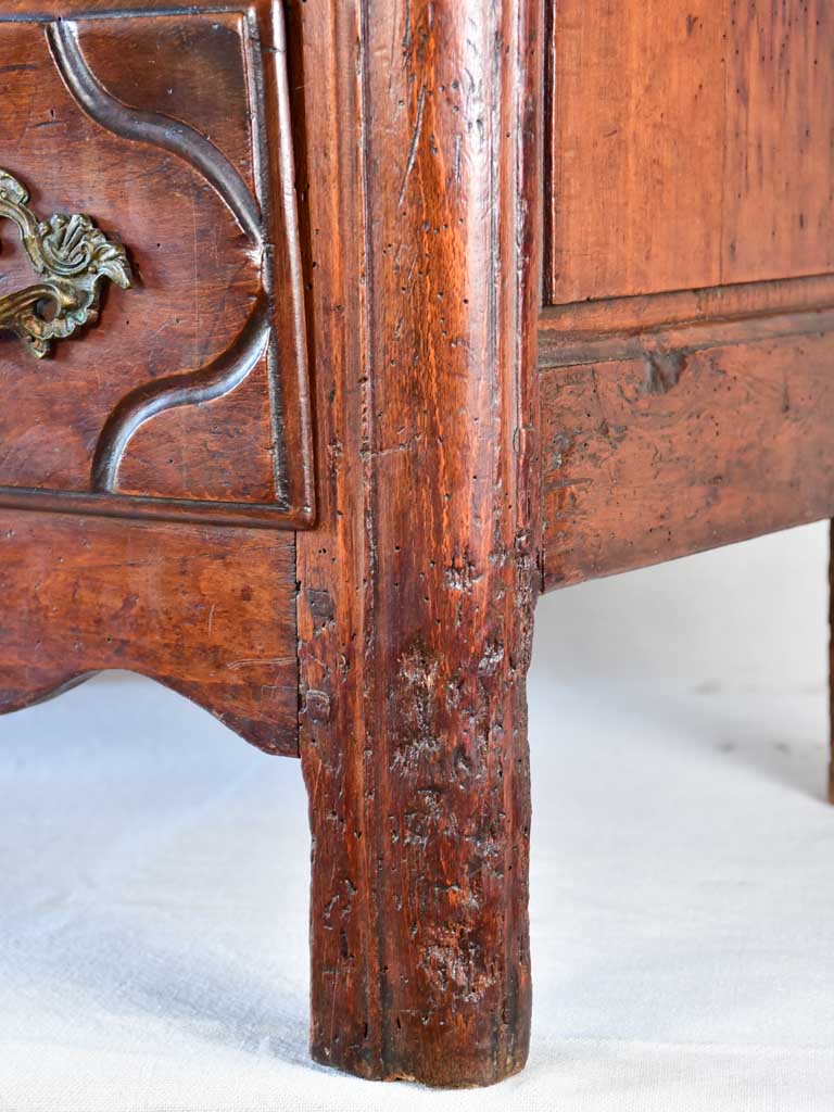 Small 18th century Parisian commode in walnut 29¼" x 18"