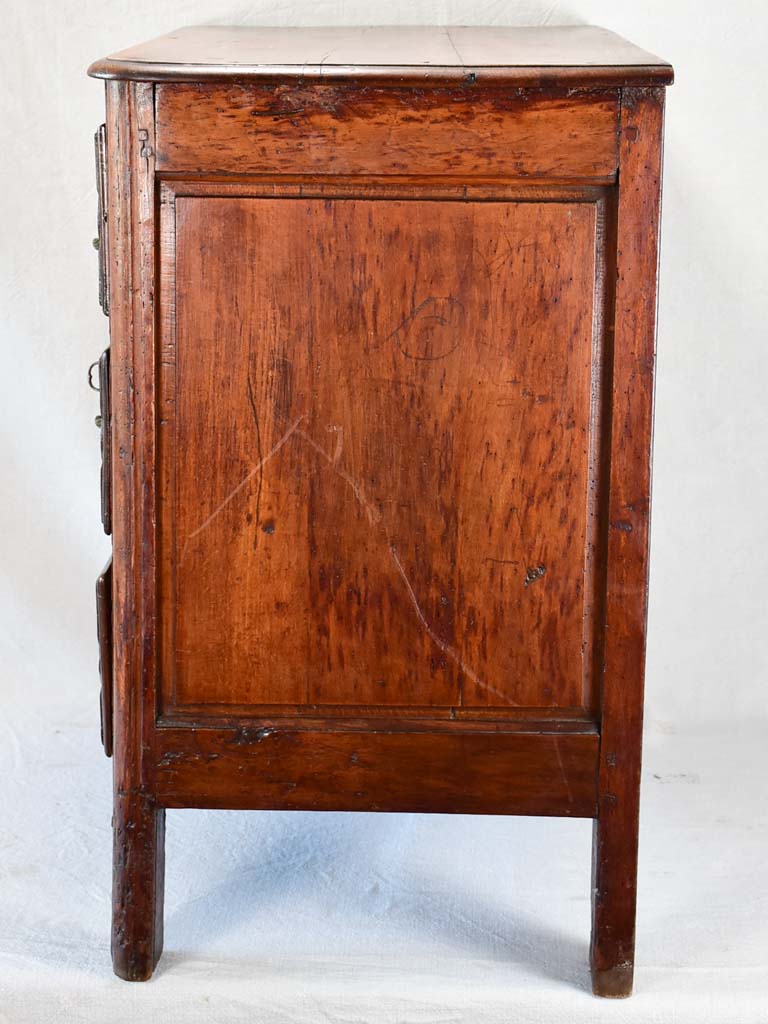 Small 18th century Parisian commode in walnut 29¼" x 18"