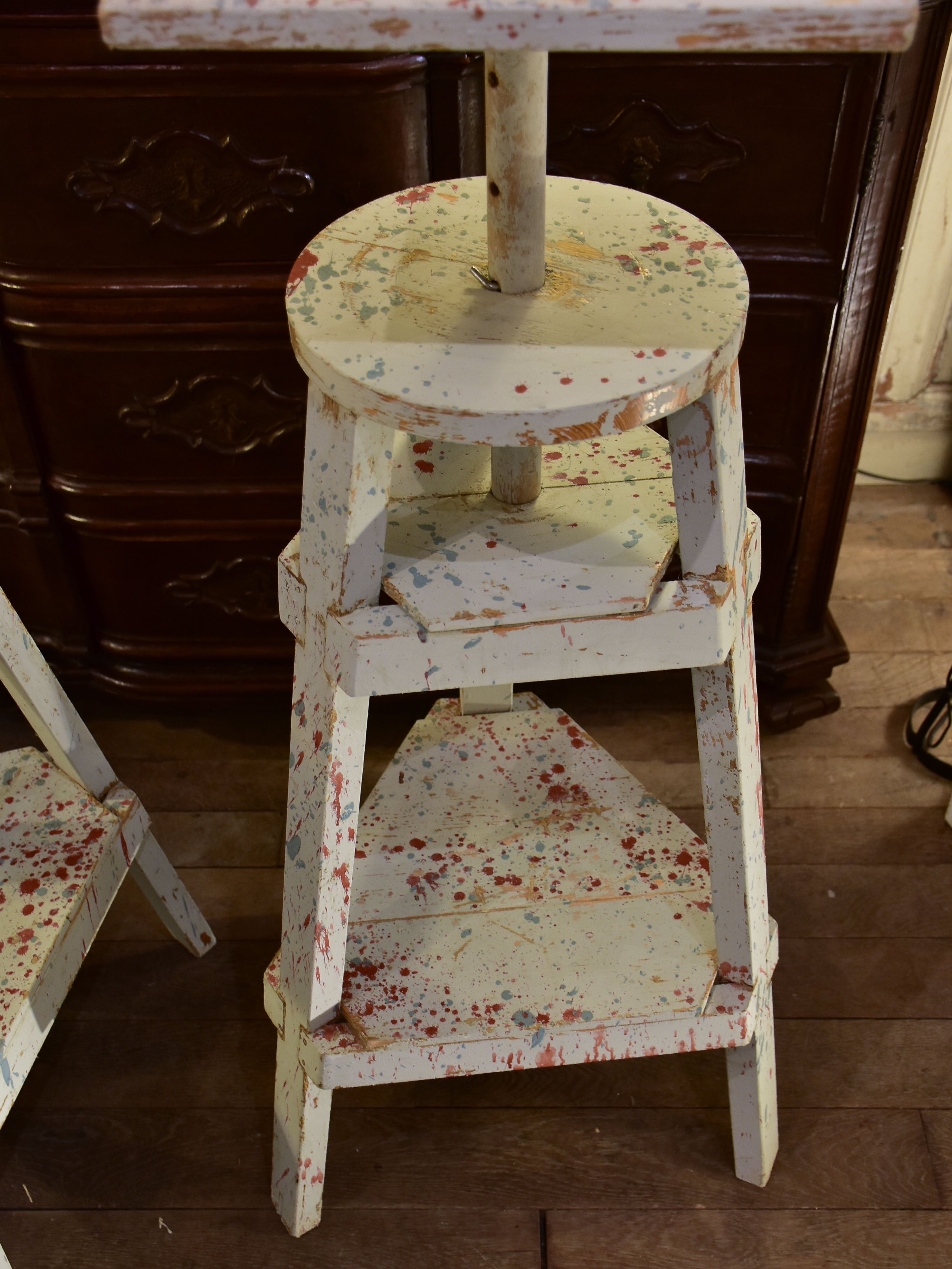 Pair of vintage French sculptor's tables - pedestal with rotating platform