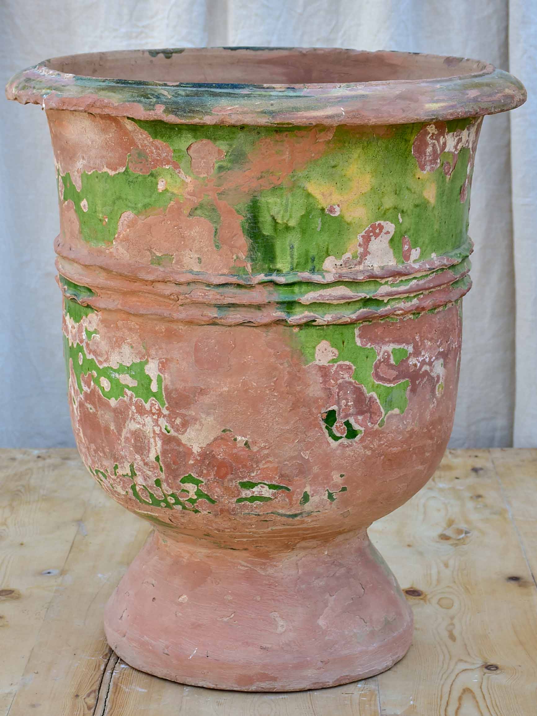 19th Century French garden urn - Saint Jean de Fos