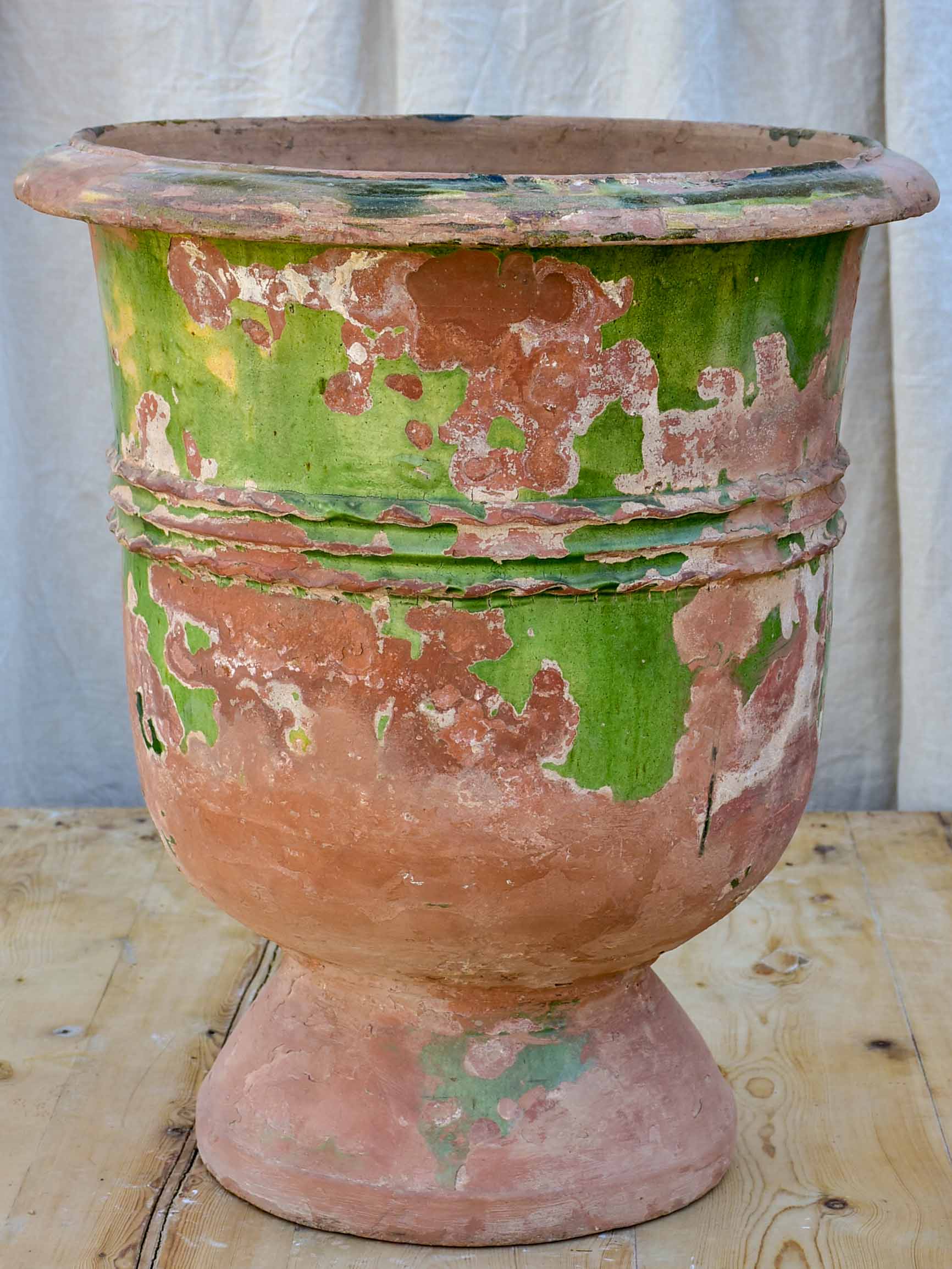 19th Century French garden urn - Saint Jean de Fos