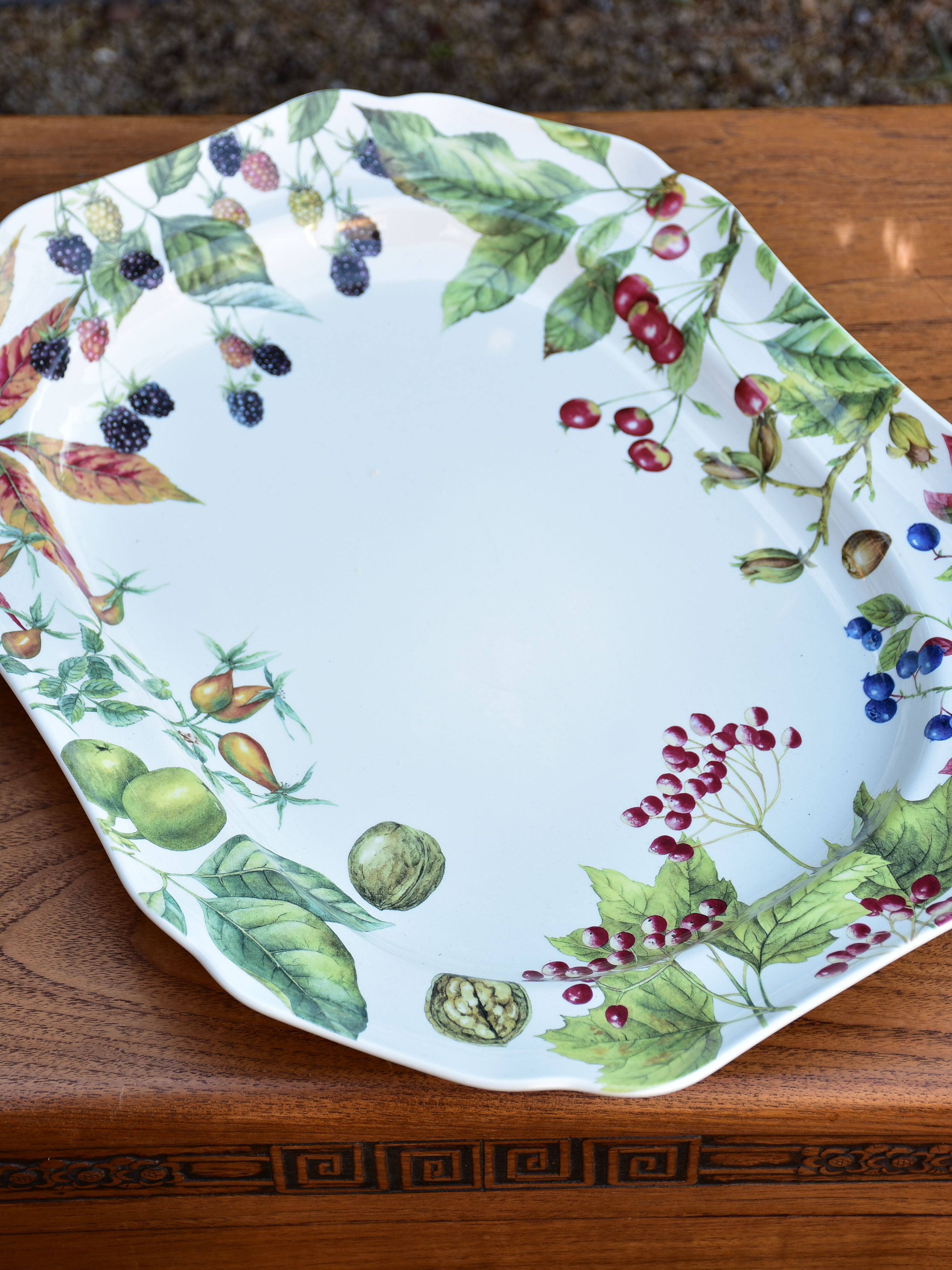 Large Spode platter with berries