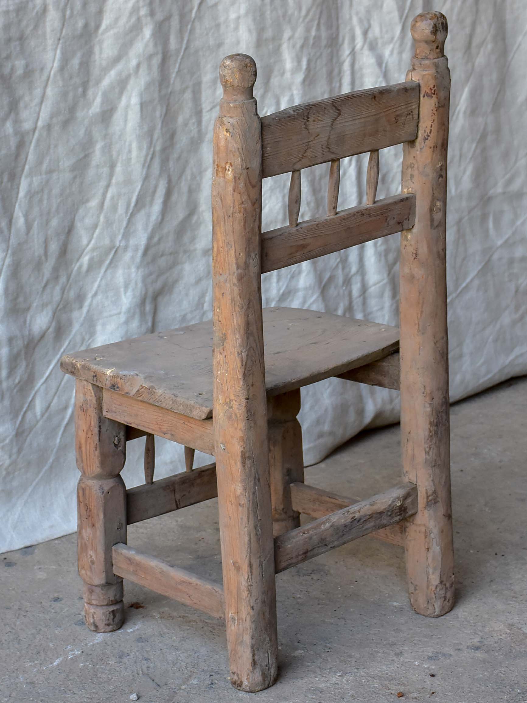 Charming Rustic Children's Seating Solution