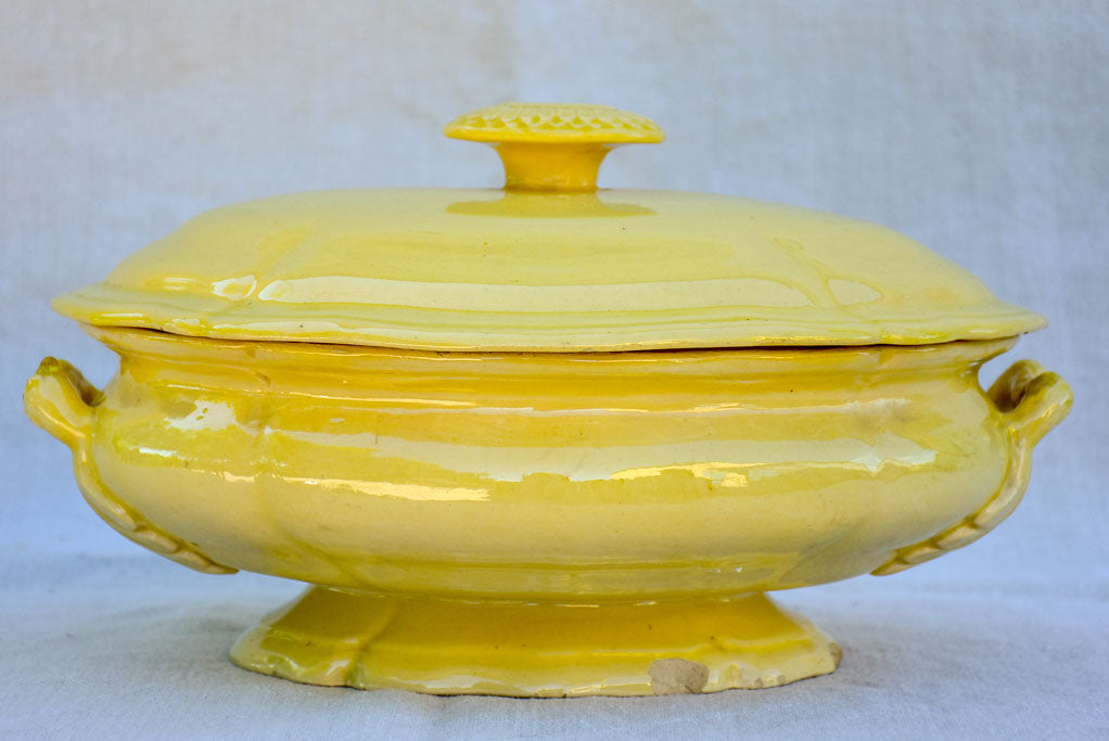 19th Century yelloware soup tureen from Apt